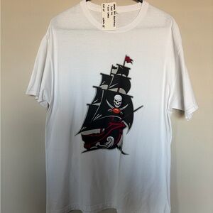 TAMPA BAY BUCCANEERS PIRATE SHIP TEE